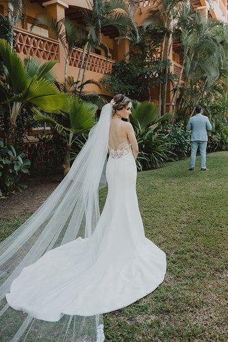 mobile - carousel-hero-element image-4